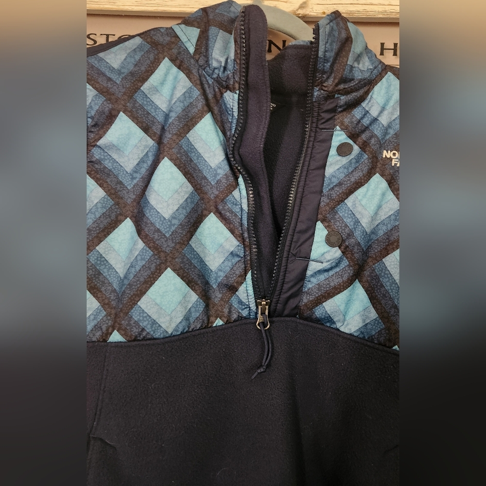 The Northface Pullover - image 2
